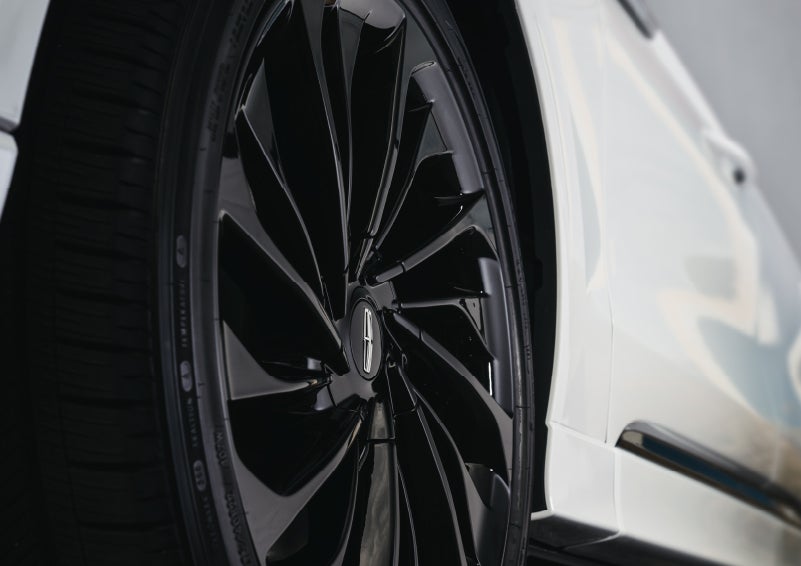 The wheel of the available Jet Appearance package is shown | Hooks Lincoln in Fort Worth TX